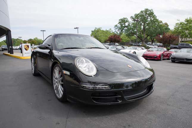 Image for article titled At $22,900, Could This 'Not A Garage Queen' 2005 Porsche 911 Make You Feel Like Royalty?