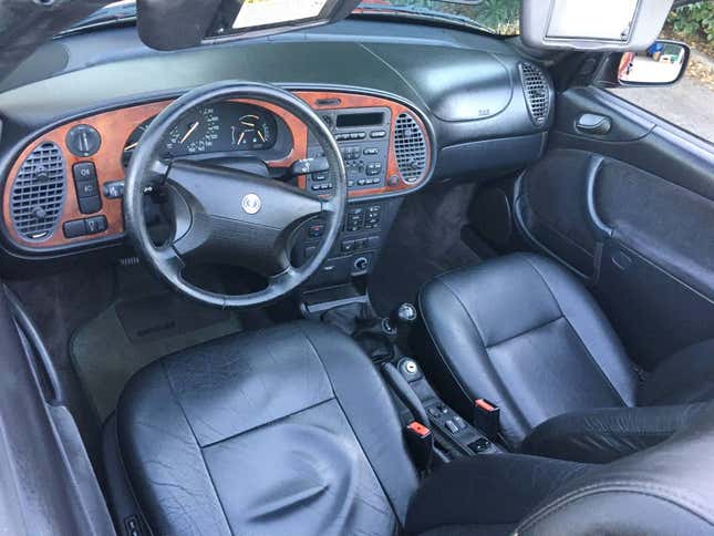 Image for article titled At $3,800, Is Buying This 1998 Saab 900 SE Convertible An Open And Shut Case?