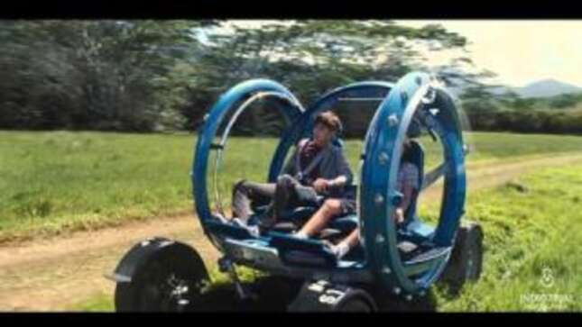 Watch Grown-Ups Pretend to Be Dinosaurs in the Amazing <i>Jurassic World</i> VFX Reel