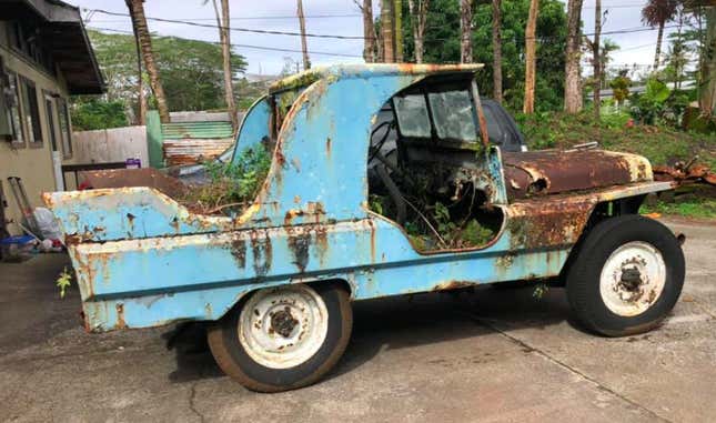 Image for article titled Someone Once Turned A World War II Jeep Into A Cadillac And It Was So Hideous It&#39;s Beautiful