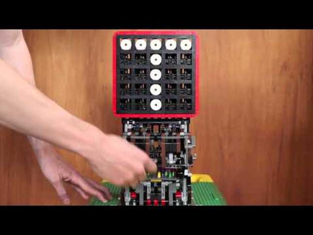Mechanical LEGO Display Is Another Level Of Awesomeness