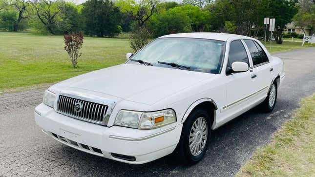 Image for article titled I Need A Cross-Country College Road Trip Car For $4,500! What Should I Buy?