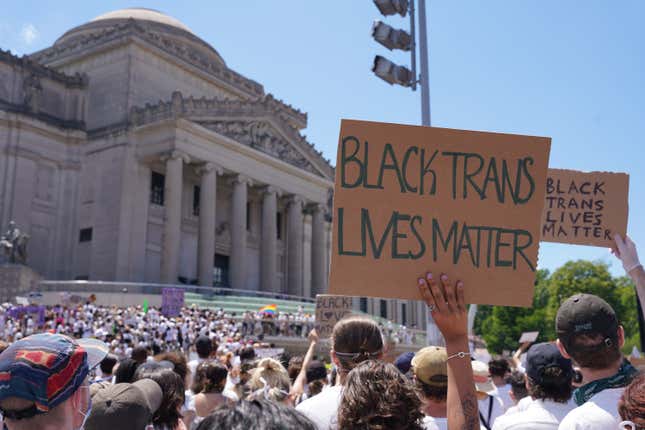 Image for article titled California State Lawmaker Introduces Bill That Would Repeal Law Critics Say Unfairly Targets Black and Brown Trans People for...Walking. Yes, Walking