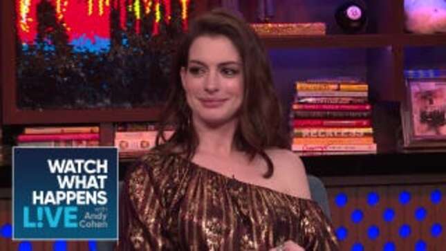 Anne Hathaway Is a Cool Mom Who Smokes Weed, But Don’t Tell the Cops<em></em>