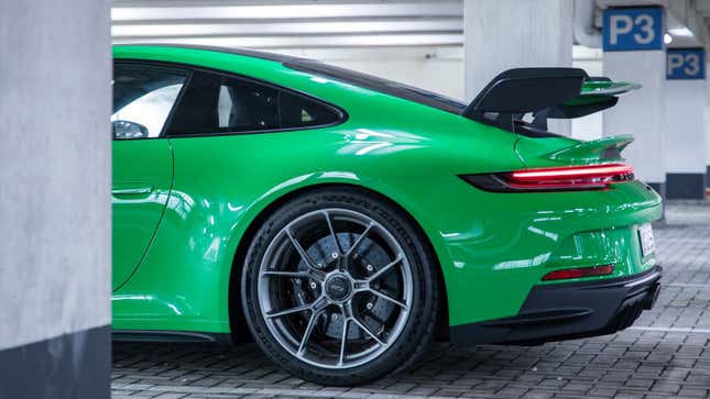 Image for article titled Important: The 2022 Porsche 911 GT3 Comes In One Of Porsche&#39;s 72 Shades Of Green