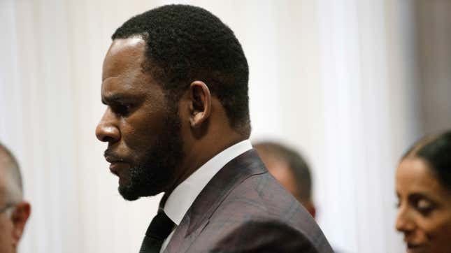 Image for article titled R. Kelly Arrested in Chicago on Federal Sex Crime Charges