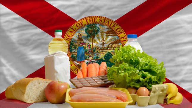Image for article titled Florida town loses its only commercial grocery store, so it opens its own