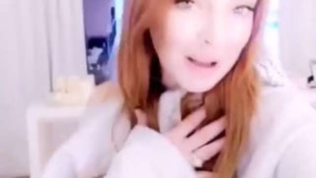 Lindsay Lohan's April Fool's Day Prank Was That Prestigious Universities Want Her for Speeches 😢<em></em><em></em>