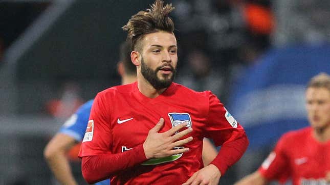 Lionel Messi And Marvin Plattenhardt Score Identical Free Kick Goals
