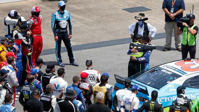 Image for article titled Noose Found In Bubba Wallace&#39;s NASCAR Garage Has Been Hanging Since Last Year: FBI