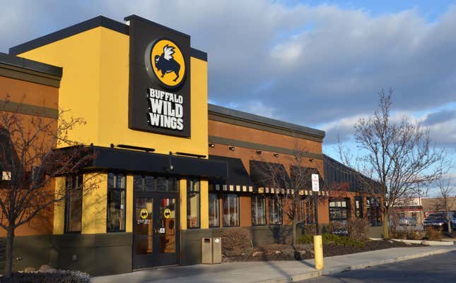 Image for article titled Buffalo Wild Wings Employees Fired After Racist Seating Incident