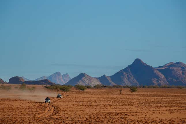 Image for article titled The 2020 Land Rover Defender Kaokoland Expedition: Epic Images Only