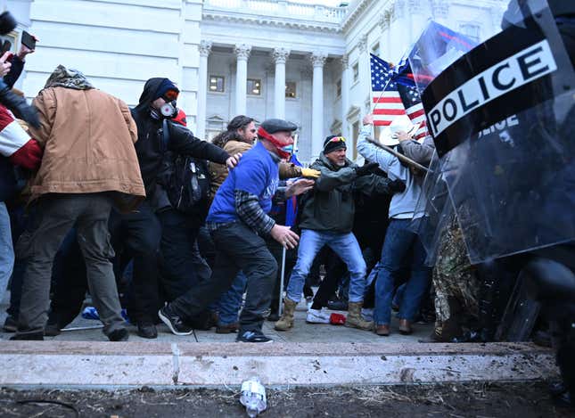 Image for article titled U.S. Capitol Police Allegedly Told to Only Look Out for Anti-Trump Protesters Ahead of Capitol Riot