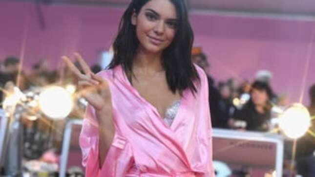 Kendall Jenner Would Like You All to Know That She Smokes Weed