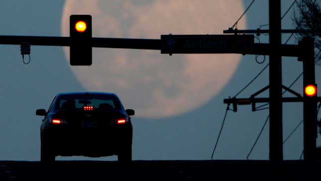 Image for article titled Two People A Day Are Killed By Red-Light-Running Drivers