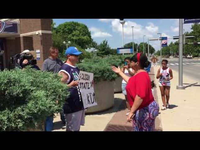Fans Argue Over Whether Kevin Durant Is A Traitor