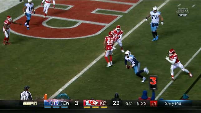 Marcus Mariota Throws Touchdown Pass To Himself