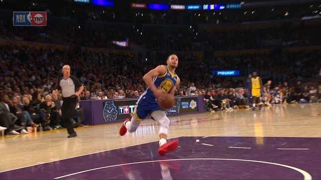 Here's Steph Curry Legitimately Sucking At Basketball For A Few Precious Seconds