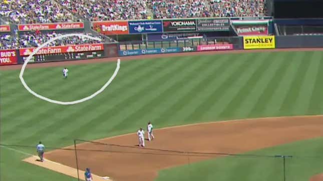 Idiot Yankees Fan Throws Back Home Run Ball, Hits Brett Gardner