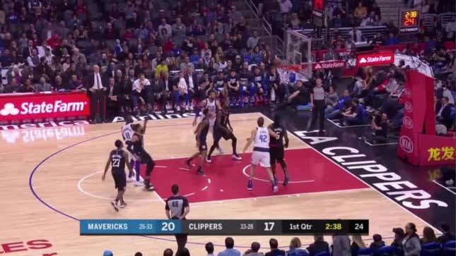 Clippers Broadcast Crew Jokes About What Robert "Tractor" Traylor's Up To These Days, Forgets He Died<em></em>