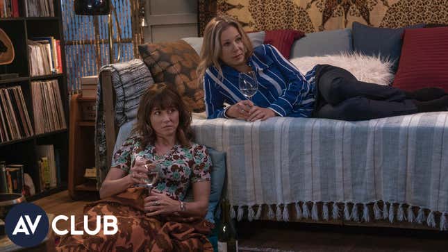 Christina Applegate and Linda Cardellini on <i>Dead To Me</i>, ugly crying, and late-night binging