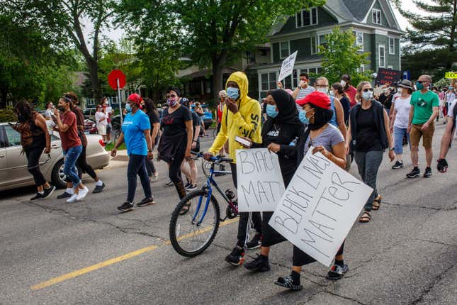 Image for article titled Tuesday&#39;s Protests Were Mostly Peaceful Even as Protesters Defied Curfews Across the Nation