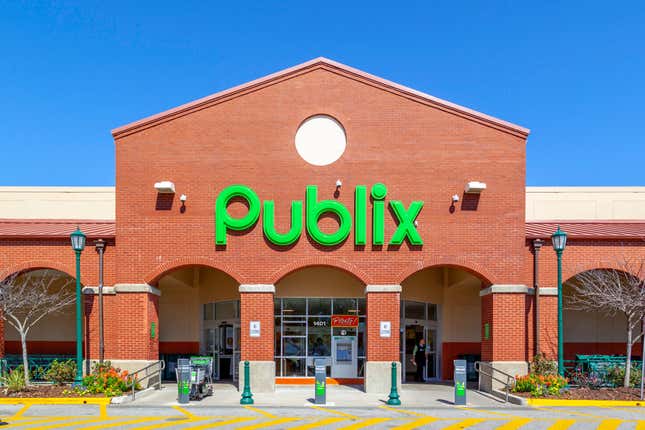 Image for article titled Publix Supermarkets Ban Black Lives Matters Apparel for Employees