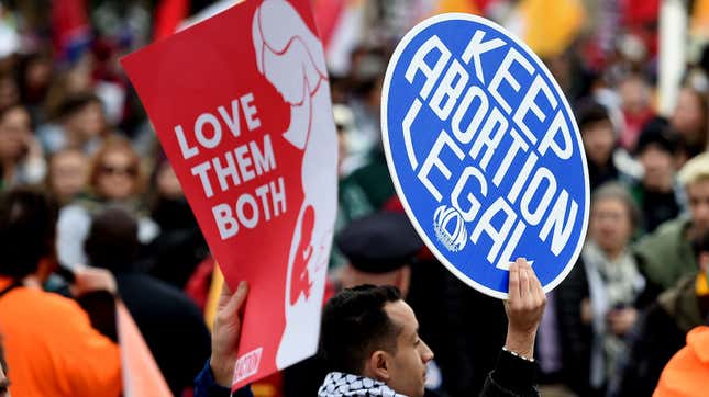 Image for article titled In a Chilling Rebuke of Roe v. Wade, Judges Uphold Texas Abortion Ban