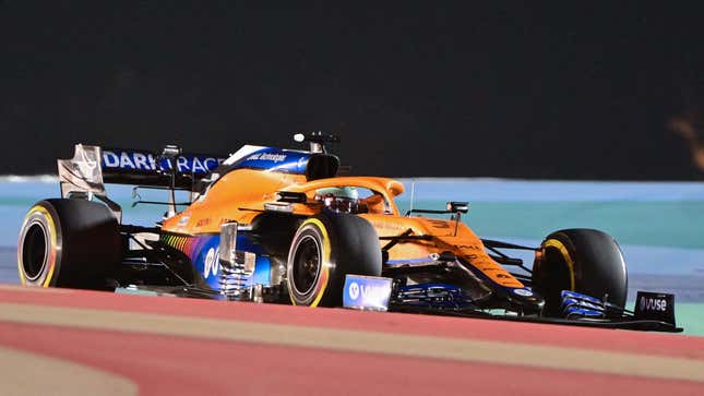 Image for article titled Daniel Ricciardo Says That Lewis Hamilton 'Isn't The Only One That Could Win Races In That Car,' Calls F1 'Idiots'