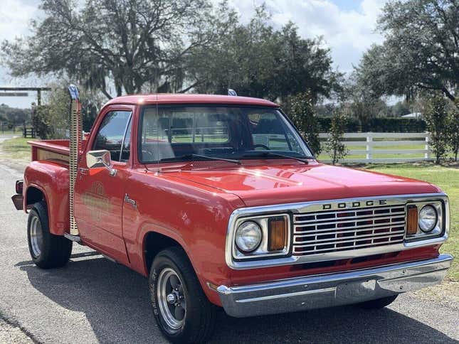 Image for article titled At $21,900, Would You Consider Riding Around Your Hood In This 1979 Dodge Li'l Red Express?