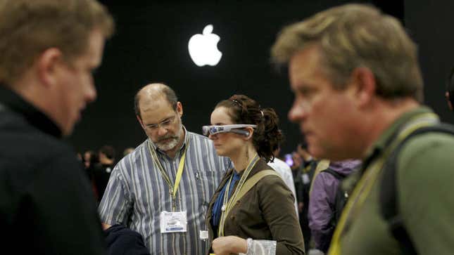 Image for article titled Apple&#39;s Mixed Reality Headset Might Forgo Controllers for Eye Tracking and Iris Recognition