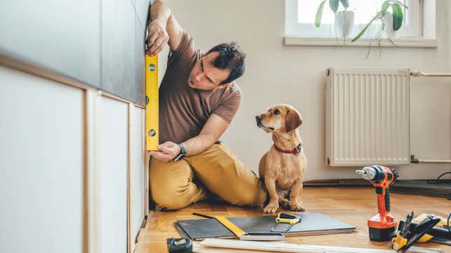 Image for article titled HGTV Will Have Homeowners Renovate Their Shit Themselves Now