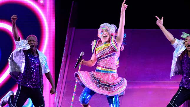 Image for article titled JoJo Siwa Is a Legend