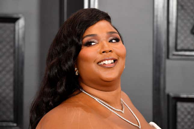 Image for article titled Chris Evans, If You&#39;re Reading This, Please Answer Lizzo&#39;s Instagram DM [UPDATE]