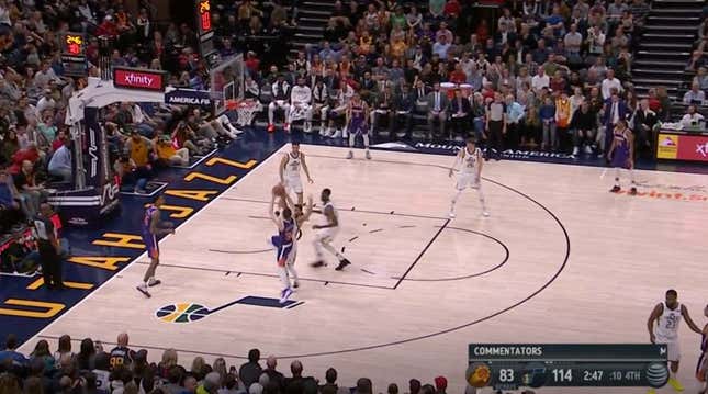 Complete Farce Of A Basketball Team Ends Blowout Loss In Completely Farcical Way