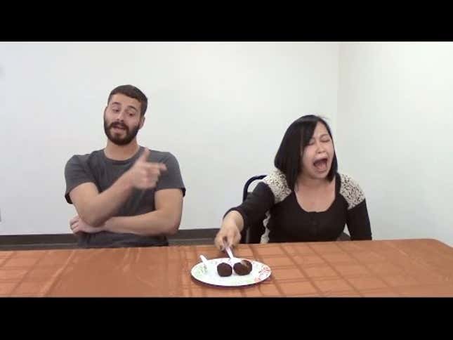 Watch These Non-Ohioans Try To Eat Gross-Ass Cincinnati Chili
