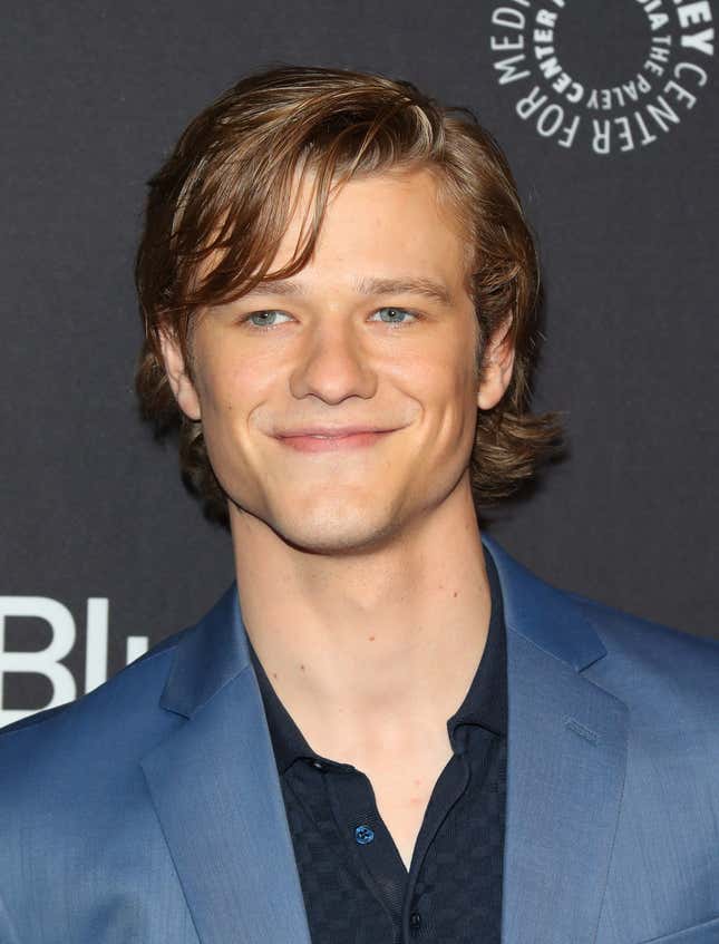 Image for article titled Do You Know What Joe Alwyn Looks Like?