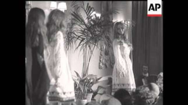 Look Out—It's the Top Teen Styles for 1971!