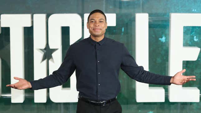 Ray Fisher attends the ‘Justice League’ photocall on November 4, 2017, in London, England. 