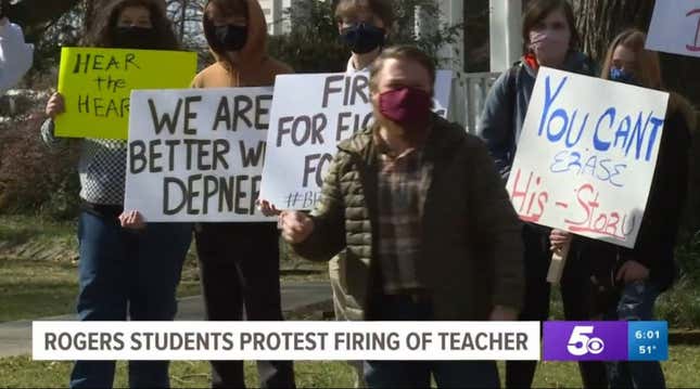 Image for article titled Students Protest Firing of Arkansas Teacher Who Called Lawmakers Out for Being Fragile AF Over 1619 Project Curriculum