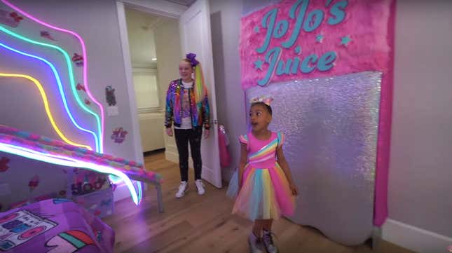 Jojo Siwa's Candy-Themed Bedroom Tour Video