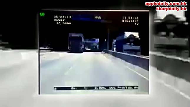 <em>Grand Theft Auto</em> Comes to Life in Hong Kong Car Chase
