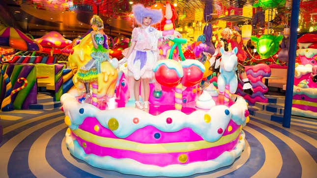 New Tokyo Cafe Is Cute, Will Melt Eyes