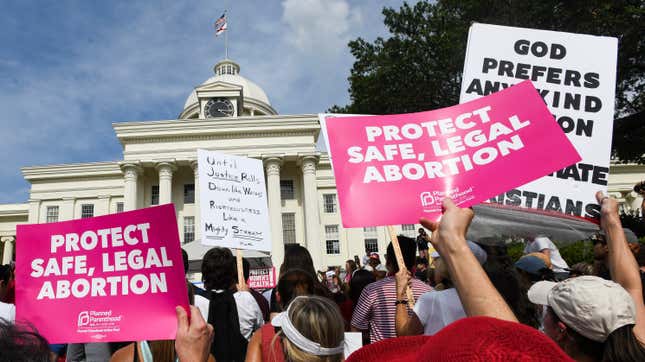 Image for article titled Judge Blocks Alabama's Coronavirus Abortion Ban