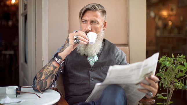 Image for article titled Texas newspaper opens a bar-café because people would rather drink than buy ads