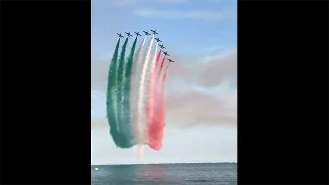 Image for article titled This Italian Airshow Maneuver Looks Like Italy Battling The Coronavirus