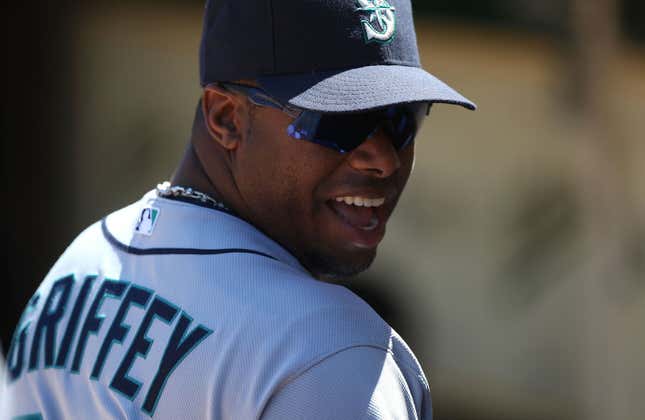 Ken Griffey Jr. Announced as MLB The Show 17 Cover Athlete