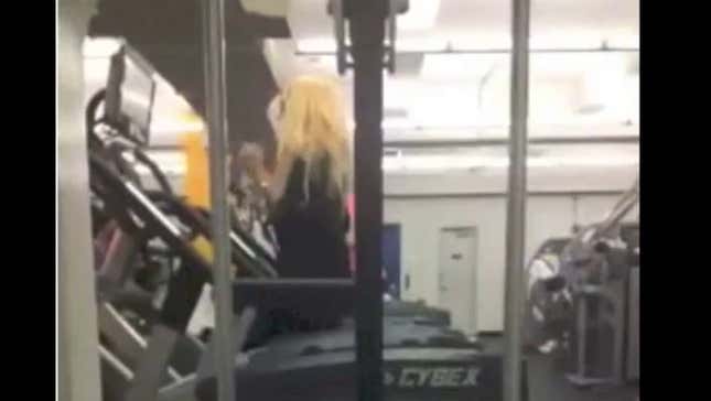 Watch Amanda Bynes Acting Like Amanda Bynes on the Elliptical
