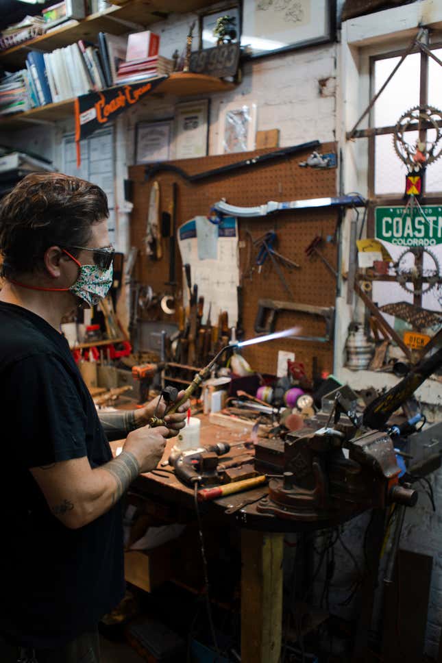 Image for article titled Here's How An Expert Framebuilder Will Repair My Horrible Old Schwinn's Snapped Frame