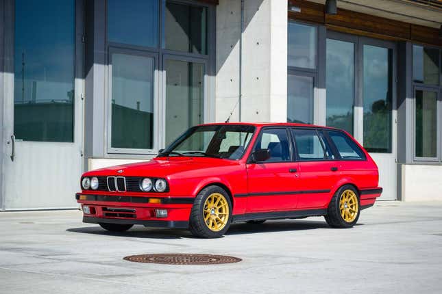 Image for article titled At $38,500, Could this Custom 1989 BMW 325i Turbo Touring Make You Throw Caution to the Wind?